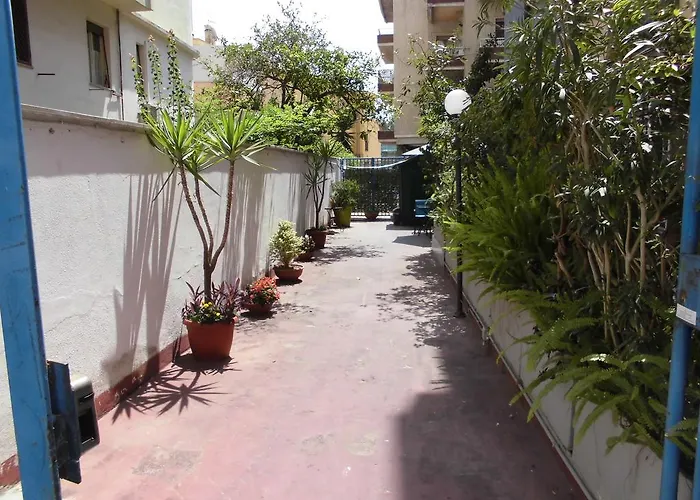 Mikasa Piazza Bologna Pensjonat 4*